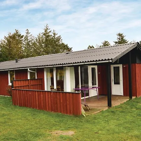 Three-bedroom Holiday In *