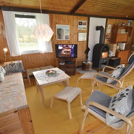 Vakantiehuis Three-bedroom Holiday In *