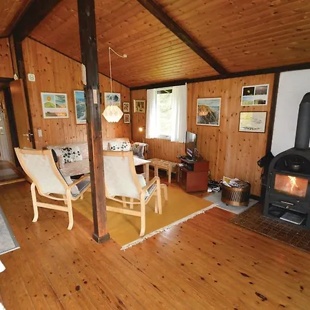 Vakantiehuis Three-bedroom Holiday In *